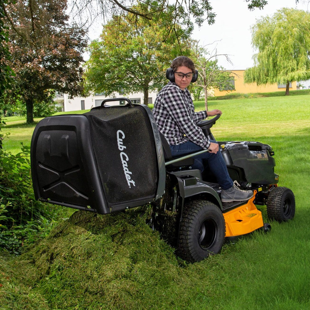 Cub Cadet LT1 R86 Force Series 86cm Manual Rear Collect Lawn Tractor