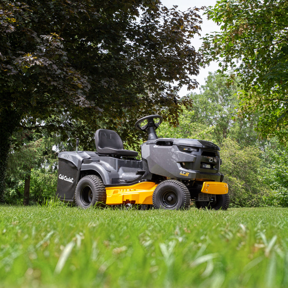 Cub Cadet LT2 R92 Force Series 92cm Hydrostatic Rear Collect Lawn Tractor