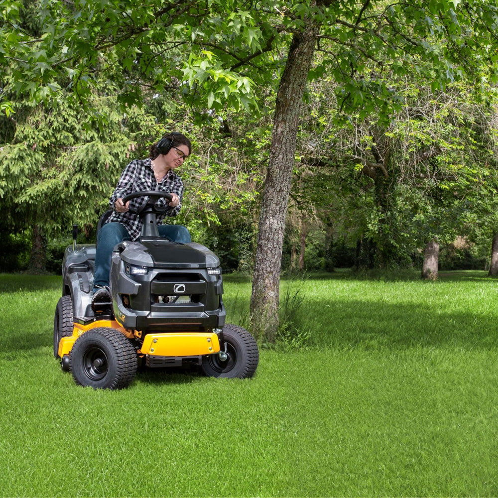 Cub Cadet LT2 R92 Force Series 92cm Hydrostatic Rear Collect Lawn Tractor