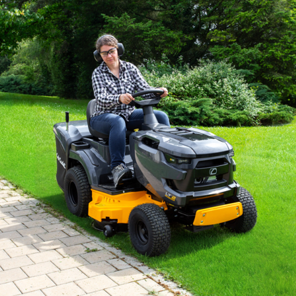 Cub Cadet LT2 R92 Force Series 92cm Hydrostatic Rear Collect Lawn Tractor
