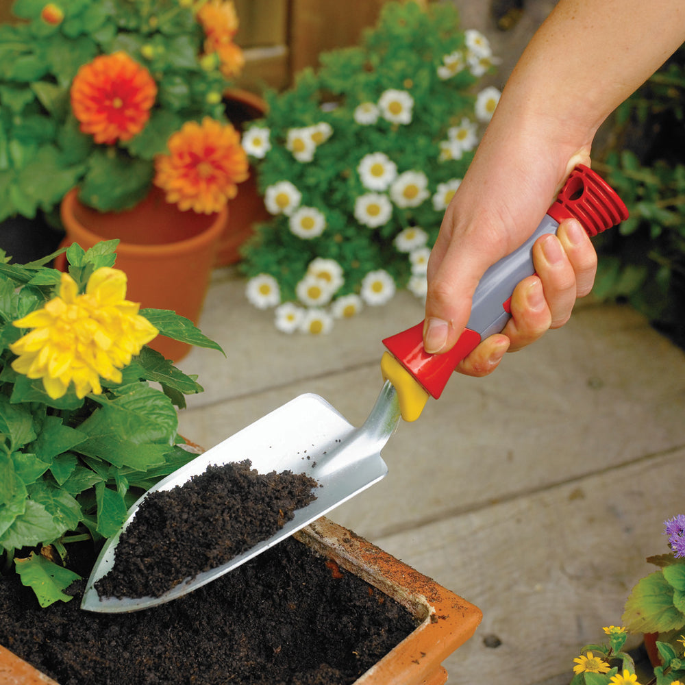 WOLF-Garten Wide Trowel with Fixed Handle