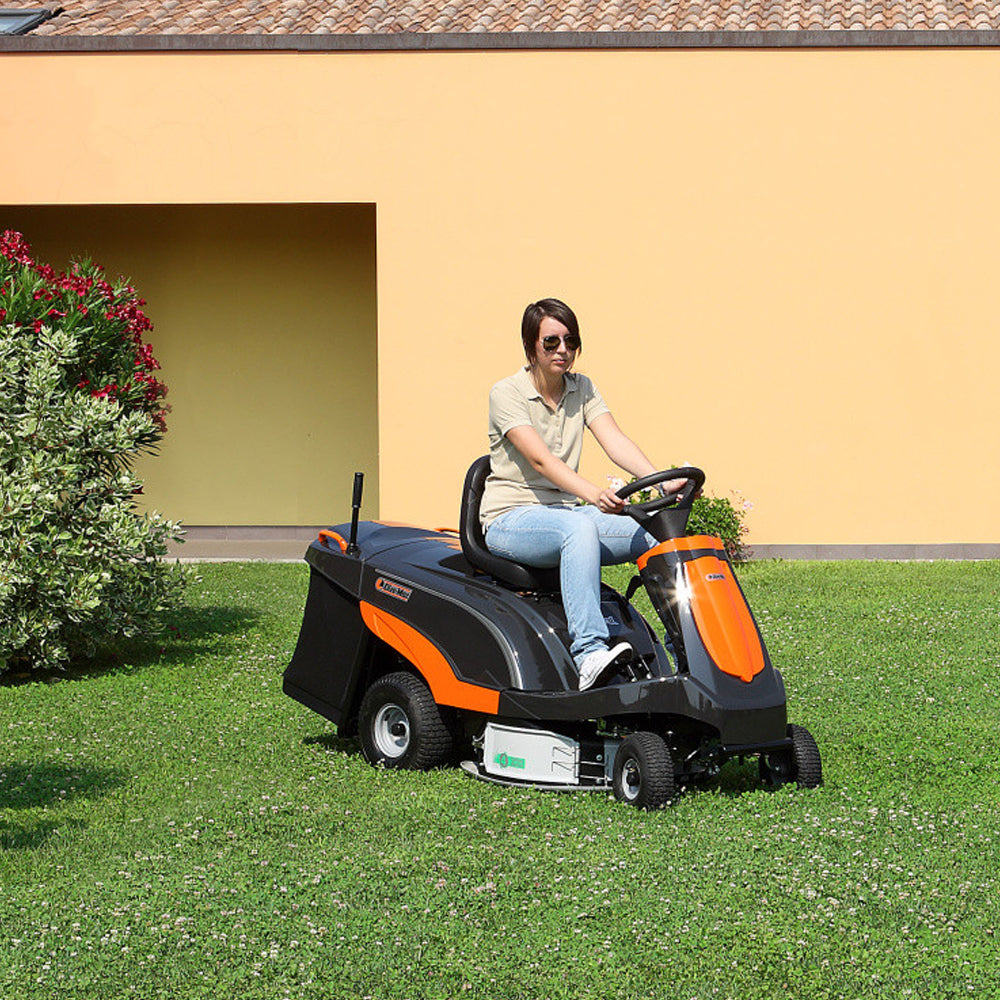 Oleo-Mac Mistral 72/13 H Hydrostatic Rear Collect Ride-On Mower
