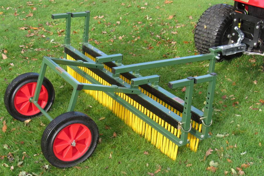 SCH Adjustable Towed Grooming Brush RGBT