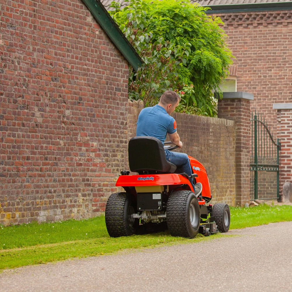Simplicity Regent SLT175 107cm/42" Hydrostatic Mulching Rear Discharge Lawn Tractor