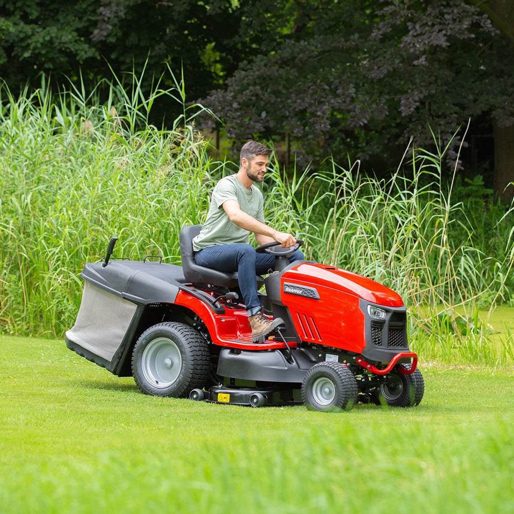 Snapper RPX310 107cm/42" Hydrostatic Rear Collect Lawn Tractor