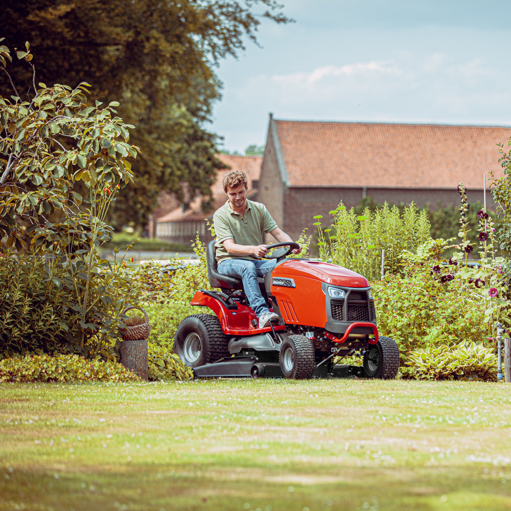 Snapper SPX210 117cm/46" Hydrostatic Side Discharge Lawn Tractor