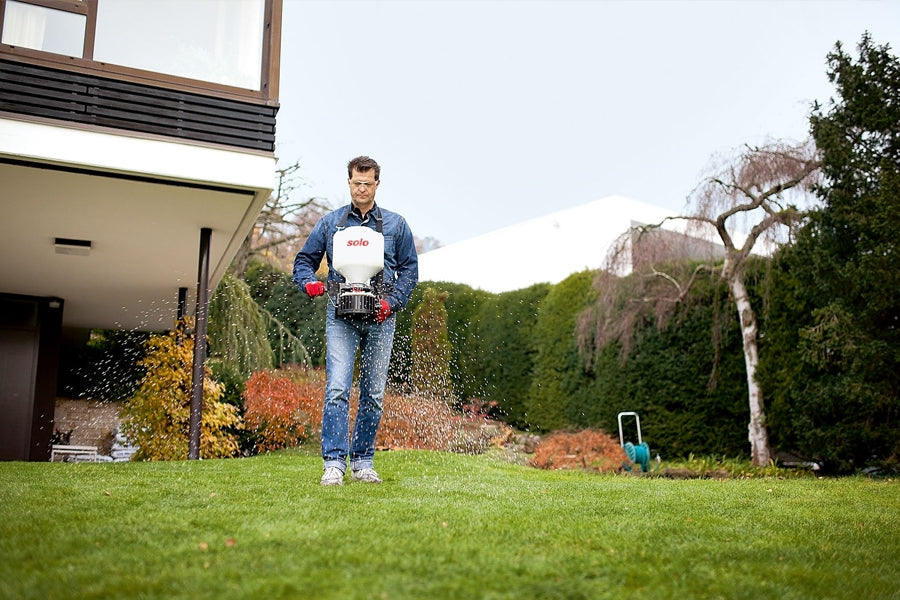 Solo 421 9 Litre Pro Hand Spreader