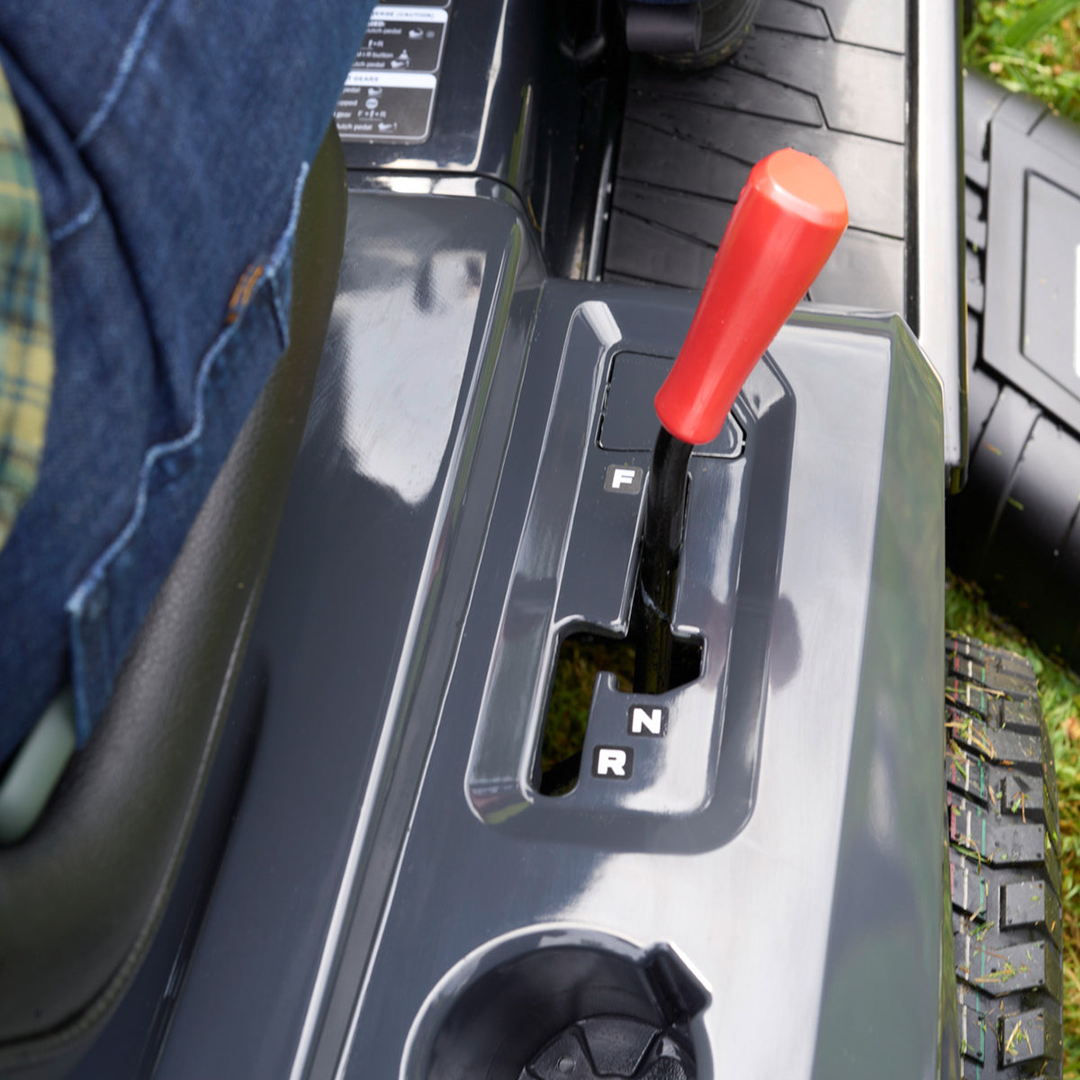 solo by AL-KO Easy 13-92.6 CS-A 93cm/36" Manual Side Discharge Lawn Tractor