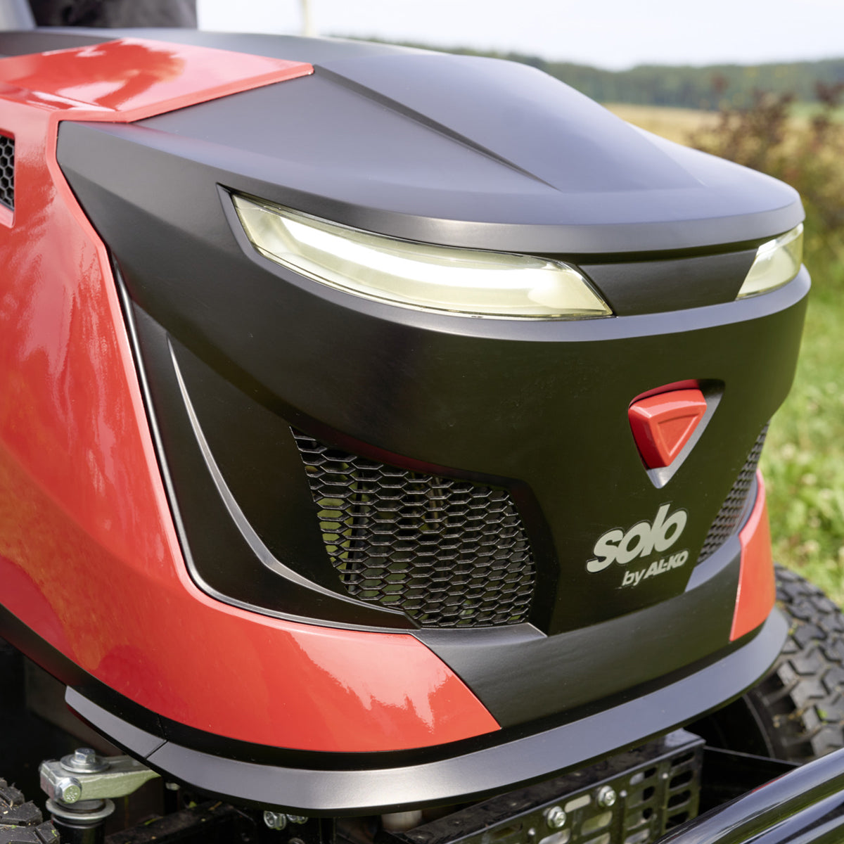 solo by AL-KO Easy T 14-92.6 92cm/36" HDS-A Hydrostatic Side Discharge Lawn Tractor