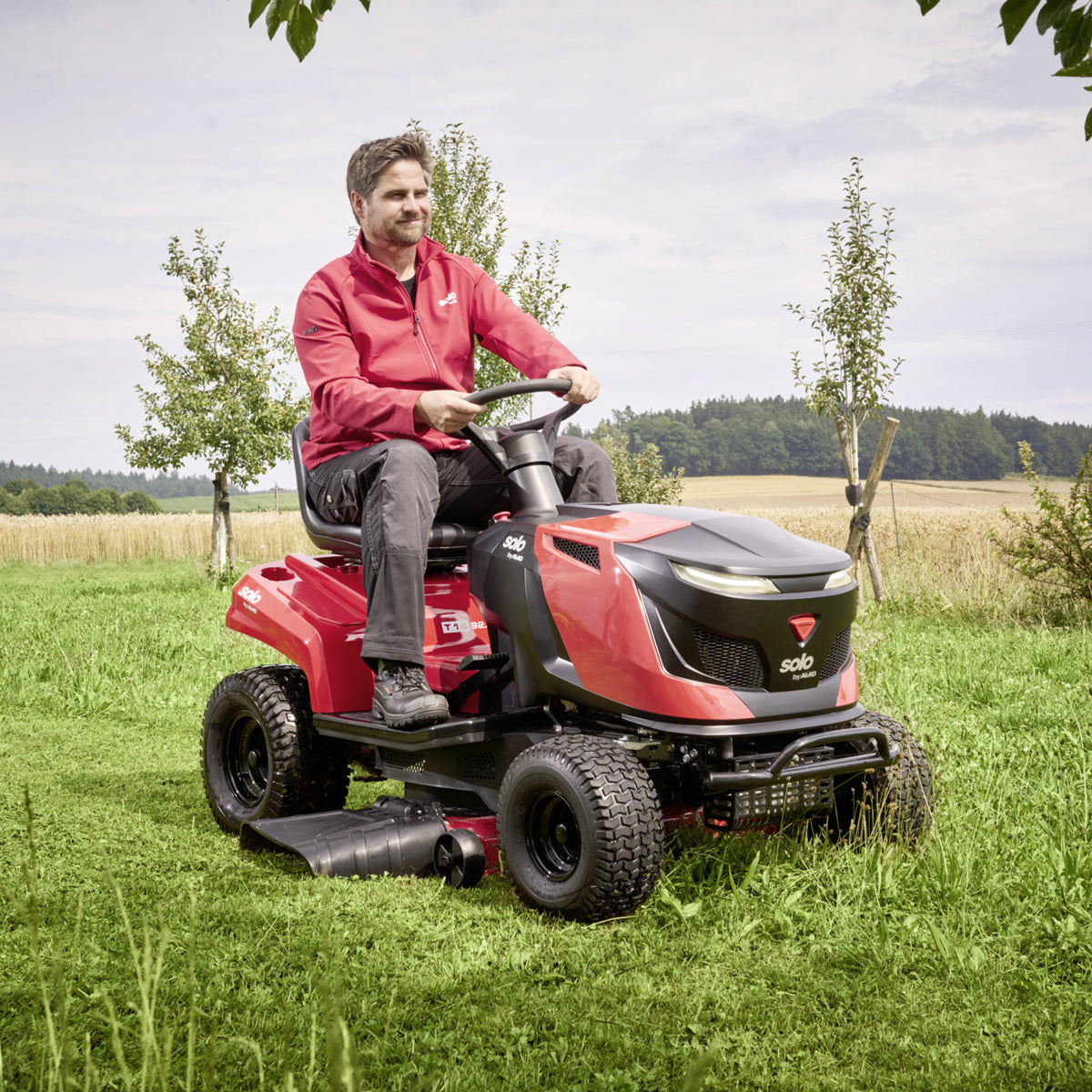 solo by AL-KO Easy T 14-92.6 92cm/36" HDS-A Hydrostatic Side Discharge Lawn Tractor