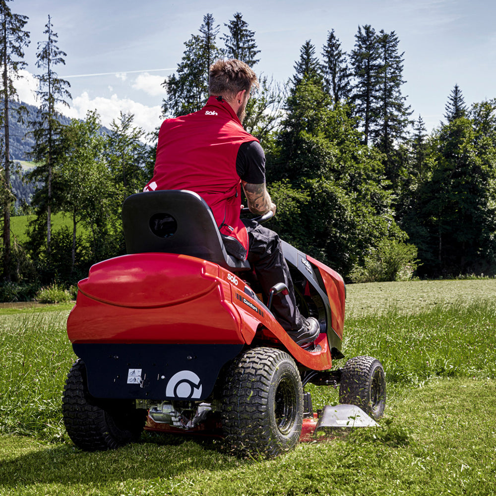 solo by AL-KO T 15-93 HDS-A Comfort 93cm/36" Hydrostatic Side Discharge / Mulching Lawn Tractor