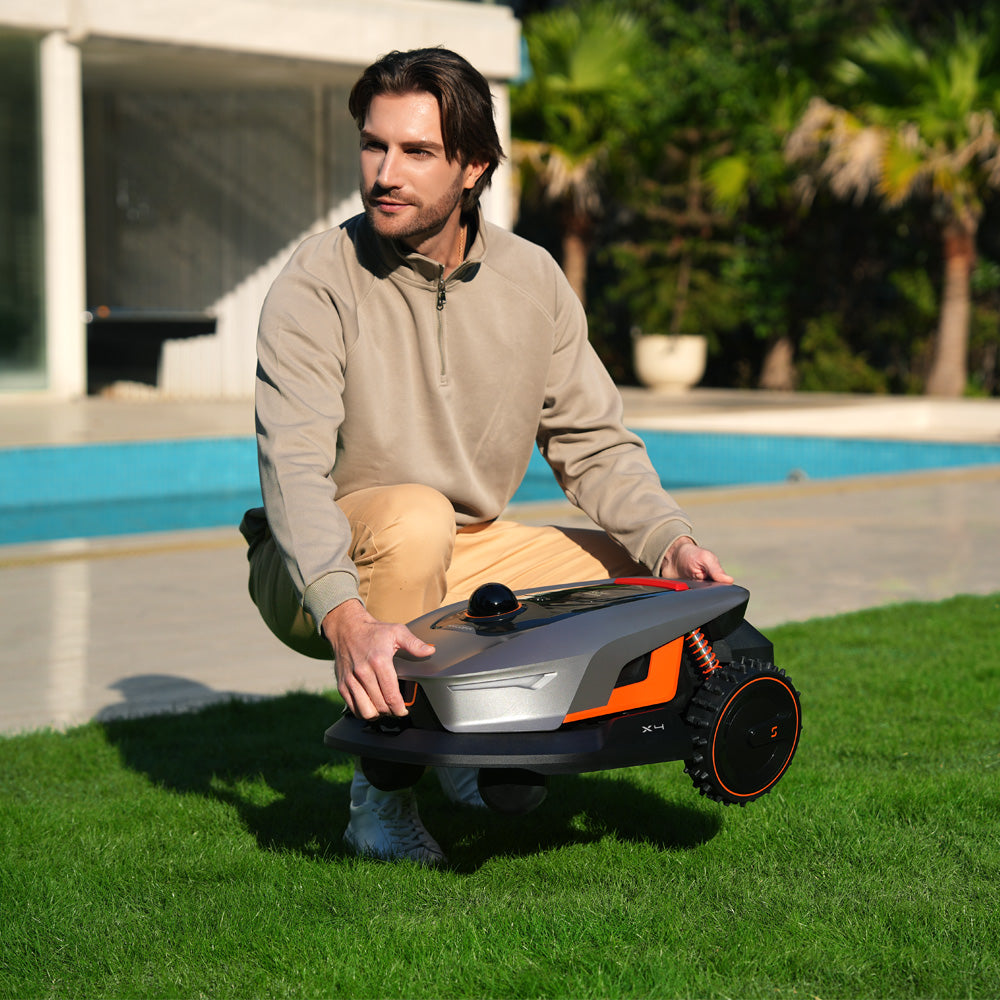 Sunseeker Elite X4 Wireless Robotic Lawn Mower (1200m²)