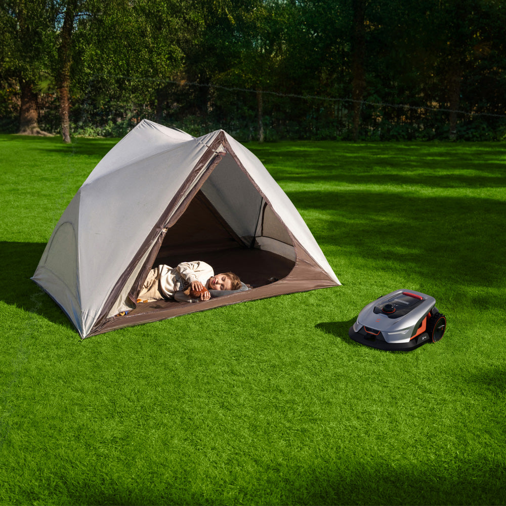 Sunseeker Elite X4 Wireless Robotic Lawn Mower (1200m²)