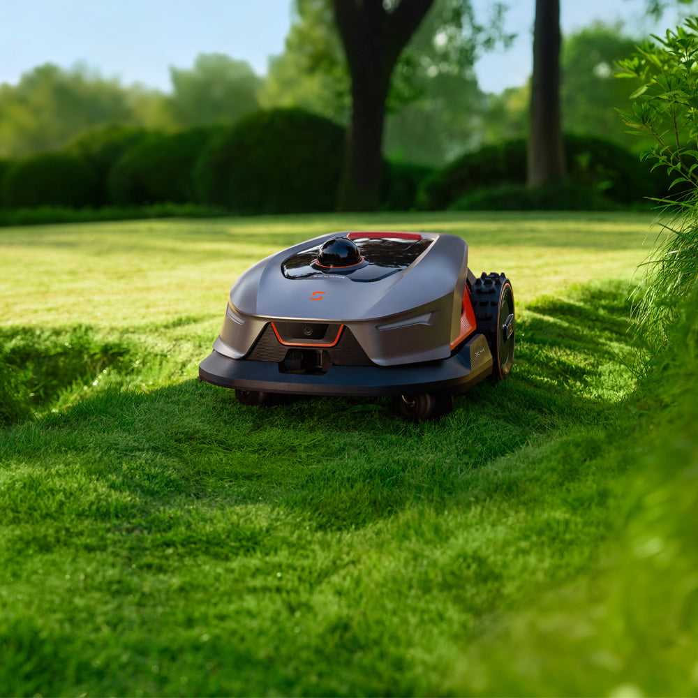 Sunseeker Elite X4 Wireless Robotic Lawn Mower (1200m²)