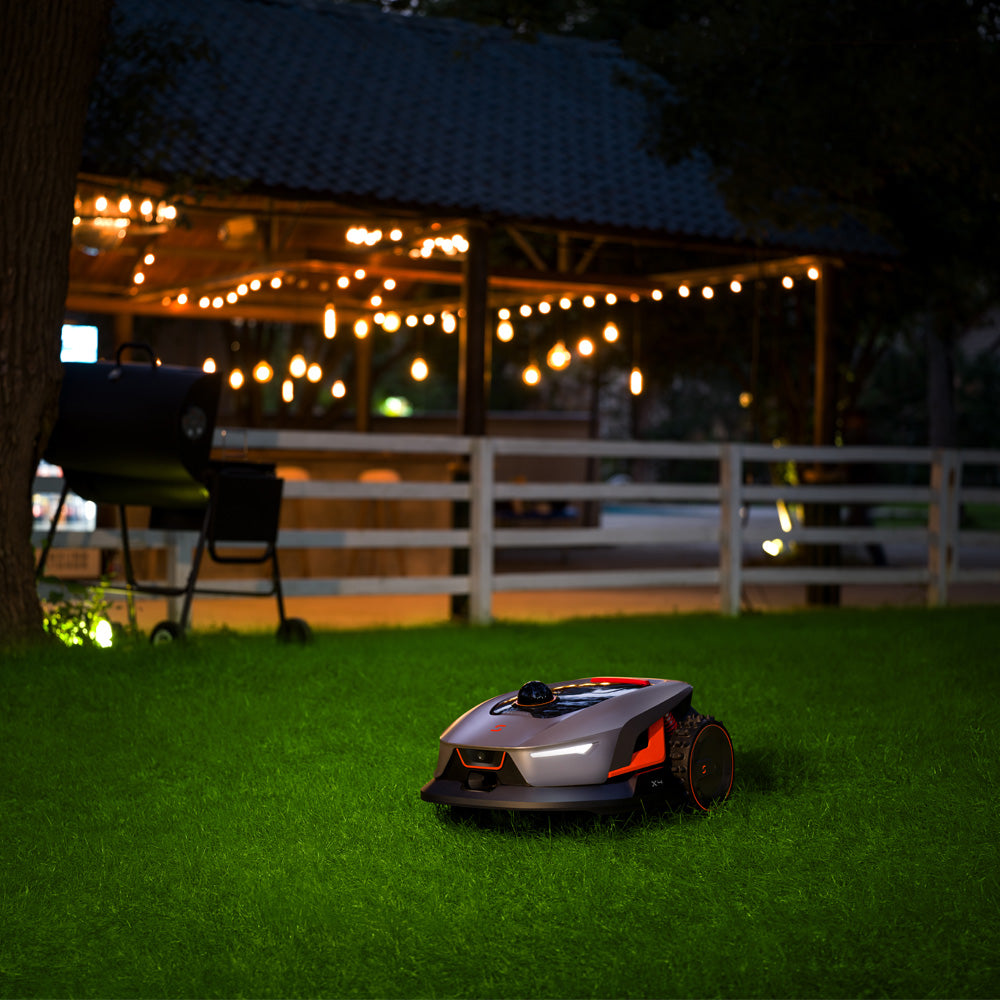 Sunseeker Elite X4 Wireless Robotic Lawn Mower (1200m²)