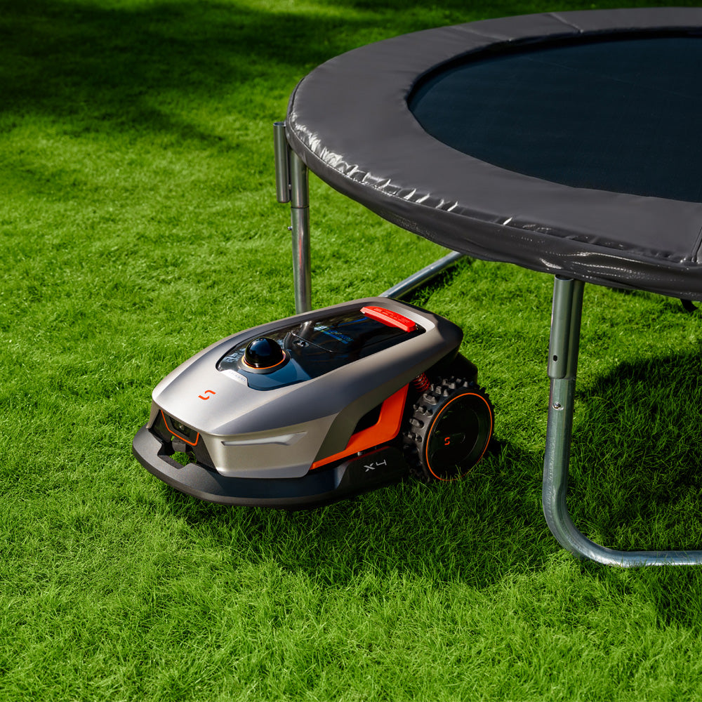 Sunseeker Elite X4 Wireless Robotic Lawn Mower (1200m²)