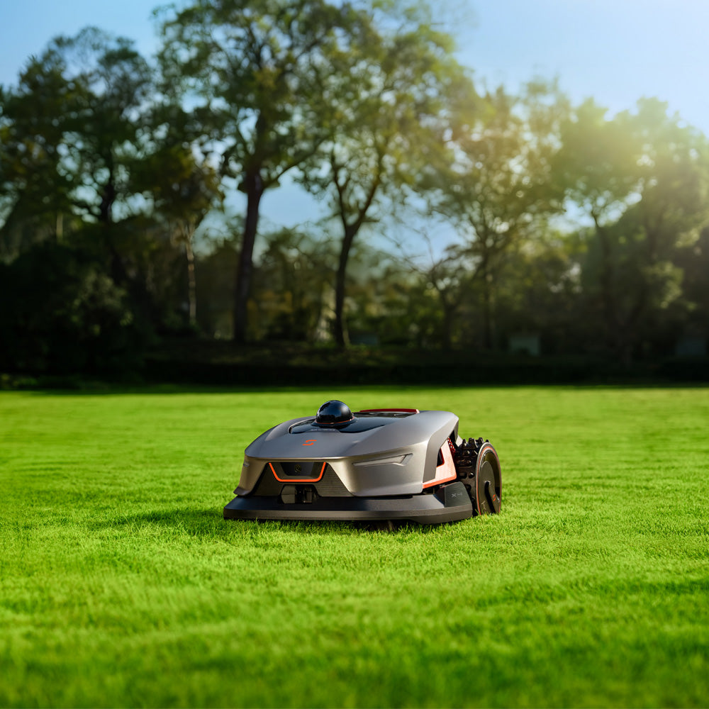 Sunseeker Elite X4 Wireless Robotic Lawn Mower (1200m²)
