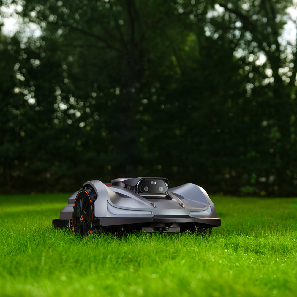 Sunseeker Elite X7 Plus Gen 2 Wireless Robotic Lawn Mower (6000m²)