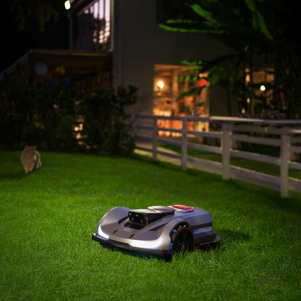 Sunseeker Elite X7 Plus Gen 2 Wireless Robotic Lawn Mower (6000m²)