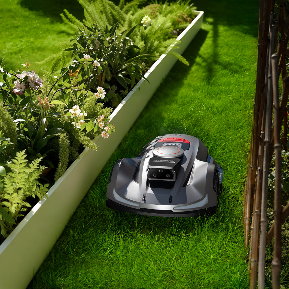 Sunseeker Elite X7 Plus Gen 2 Wireless Robotic Lawn Mower (6000m²)