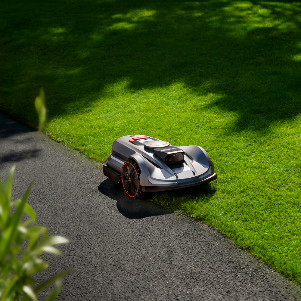 Sunseeker Elite X7 Plus Gen 2 Wireless Robotic Lawn Mower (6000m²)