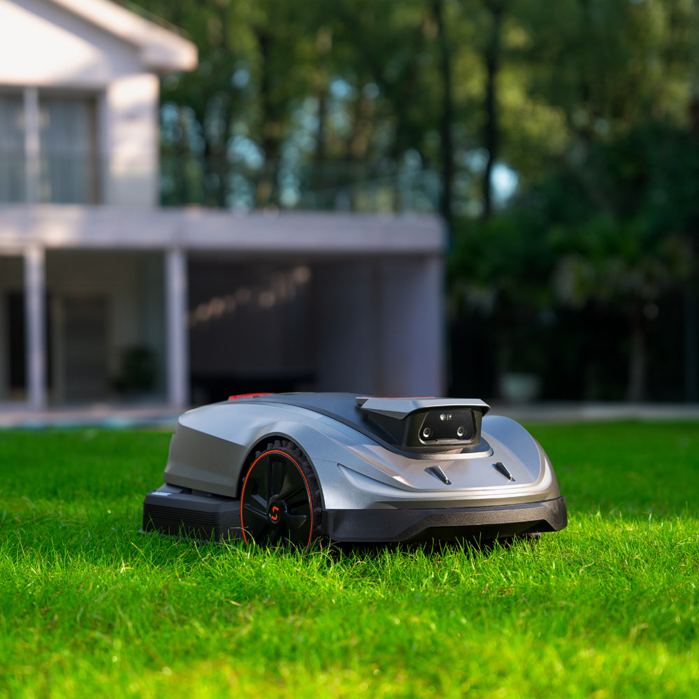 Sunseeker Elite X5 Gen 2 Wireless Robotic Lawn Mower (2000m²)