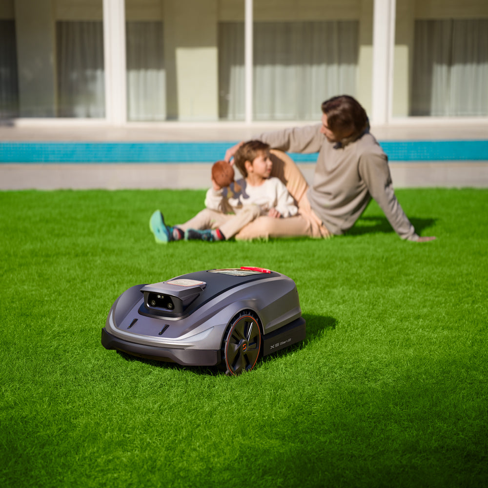 Sunseeker Elite X5 Gen 2 Wireless Robotic Lawn Mower (2000m²)