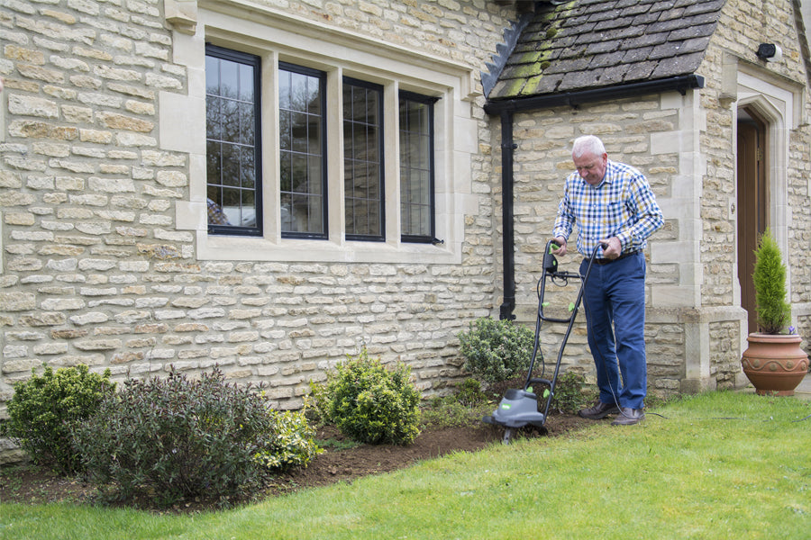 The Handy THET 800W Electric Garden Tiller