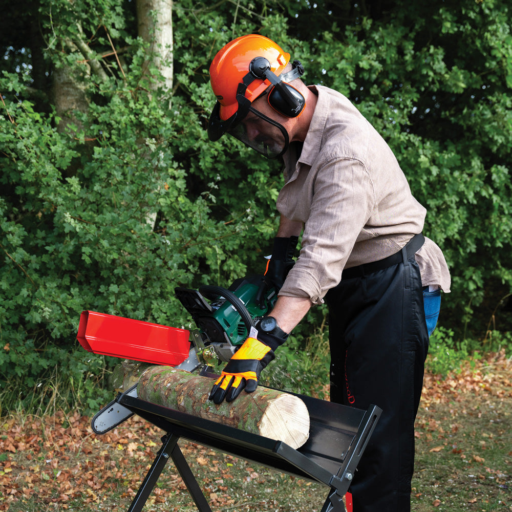 The Handy Saw Horse with Chainsaw Support