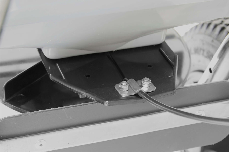 The Handy THSS80 36.5kg Push Salt Spreader