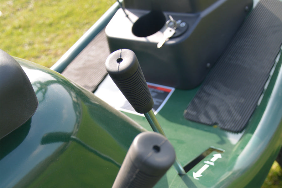 Webb 12530 77cm (30") Rear Collect Hydrostatic Ride-On Lawn Mower