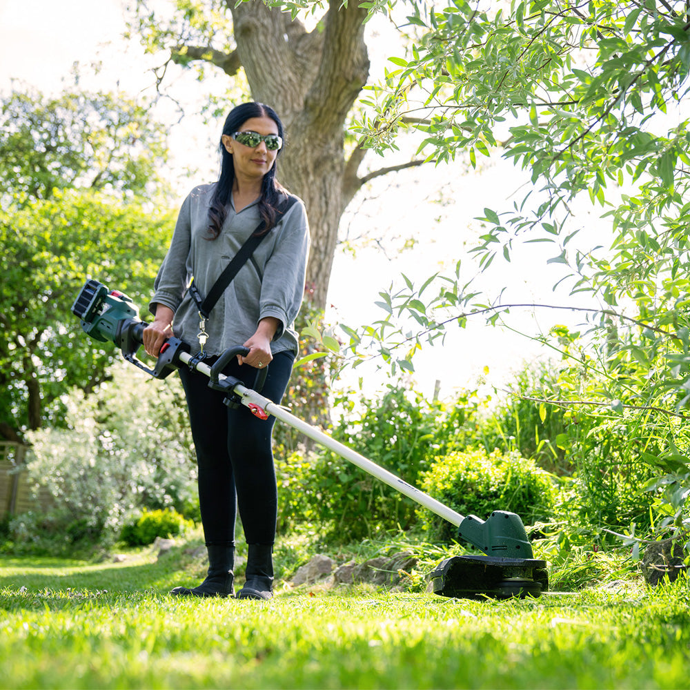 Webb Eco WEV20X2BCB4X X-Series 40V (20V+20V) Cordless Line Trimmer / Brush Cutter (with 2 x 4Ah Batteries & Twin USB Charger)