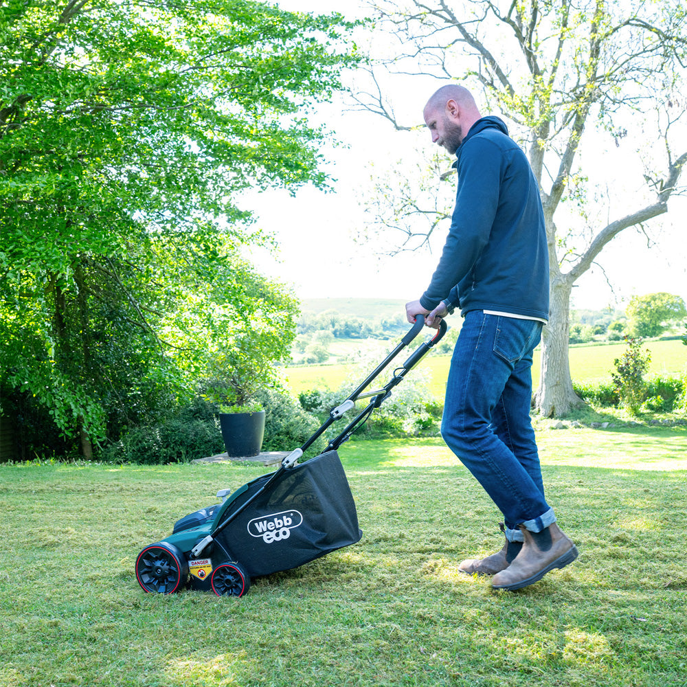 Webb Eco WEV20X2SRB4X X-Series 40V (20V+20V) Cordless Lawn Scarifier Rake (with 2 x 4Ah Batteries & Twin Charger)