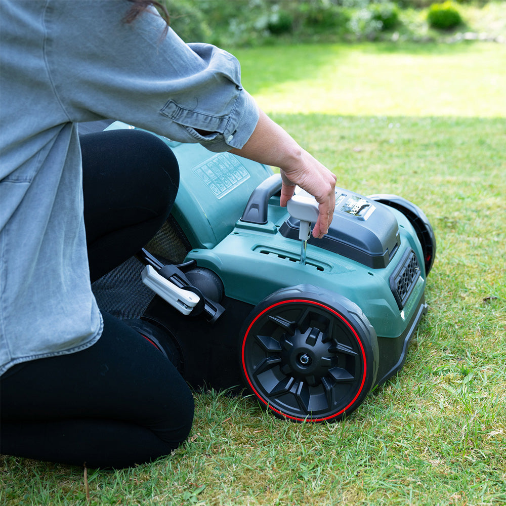 Webb Eco WEV20X2SRBARE X-Series 40V (20V+20V) Cordless Lawn Scarifier Rake (Bare Tool)