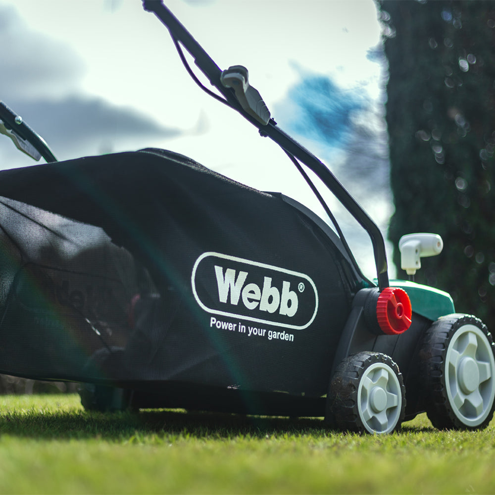 Webb WEESR 2-in-1 Electric Scarifier & Lawn Raker