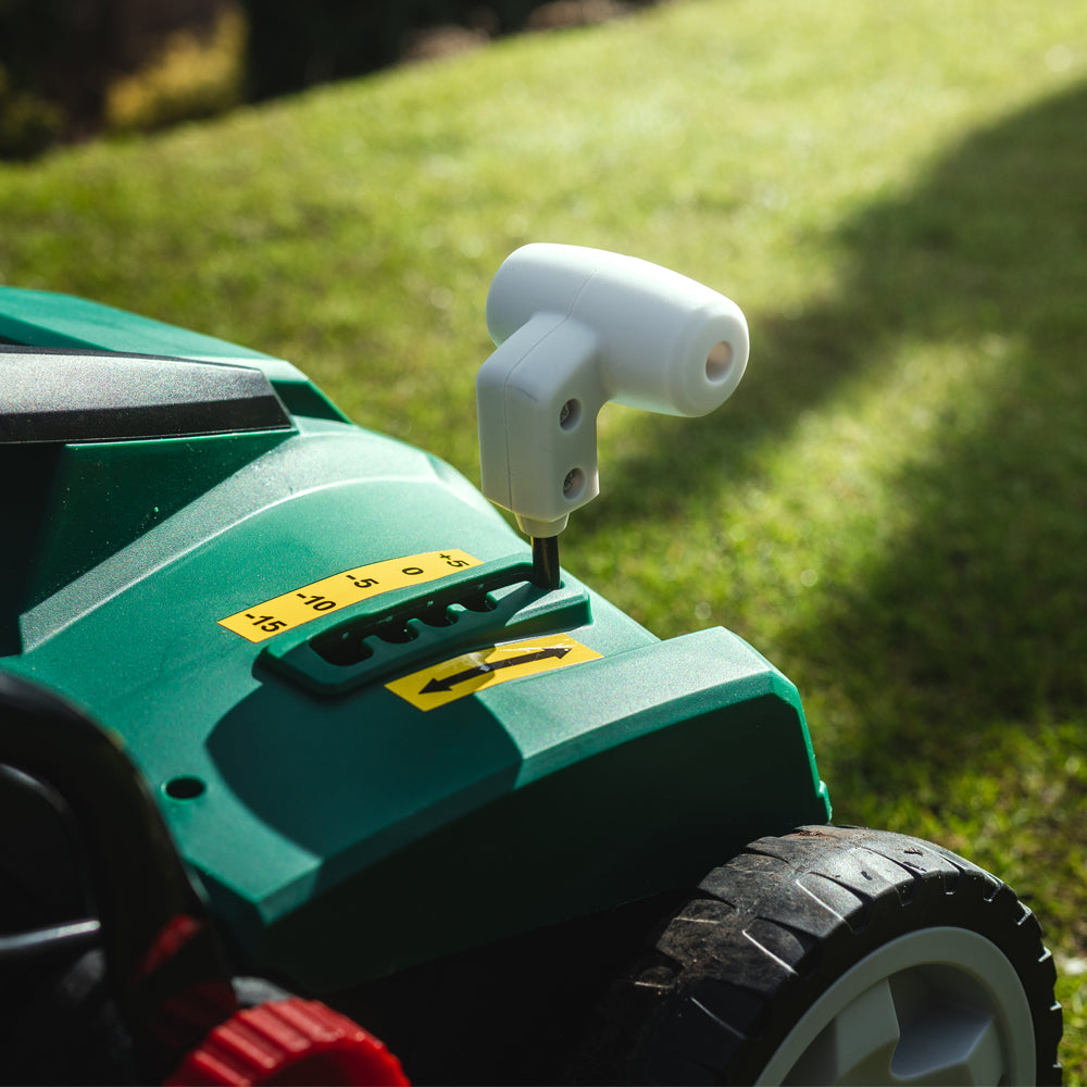 Webb WEESR 2-in-1 Electric Scarifier & Lawn Raker