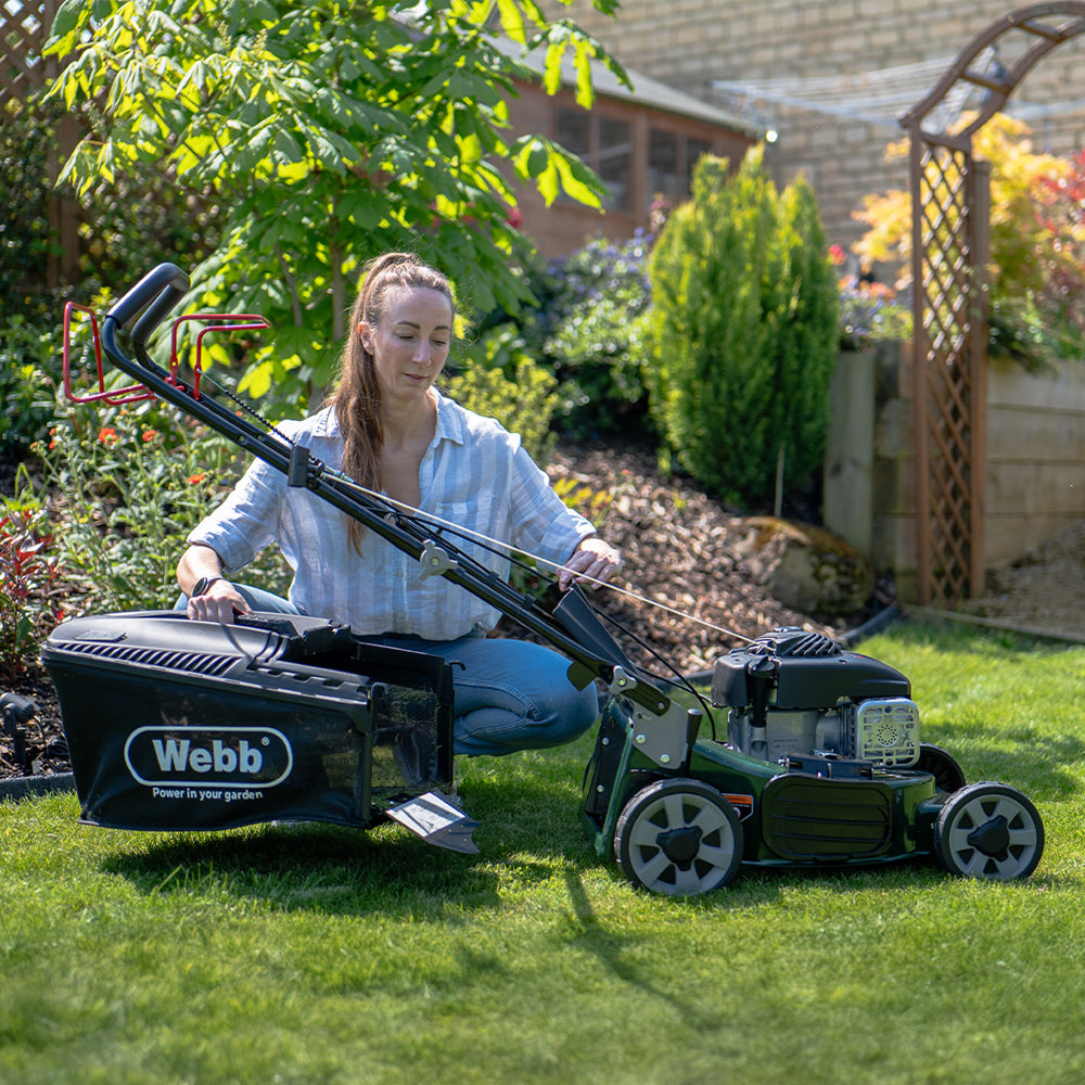 Webb WER18HW4 Supreme 4-in-1 Hi-Wheel Self-Propelled Petrol Lawn Mower with 4-Swing Tip Blade