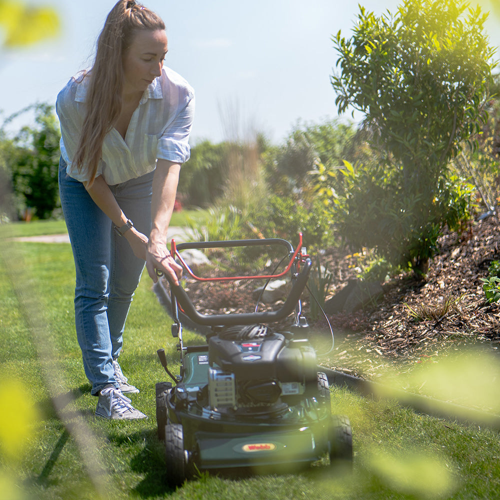 Webb WER18HW4 Supreme 4-in-1 Hi-Wheel Self-Propelled Petrol Lawn Mower with 4-Swing Tip Blade