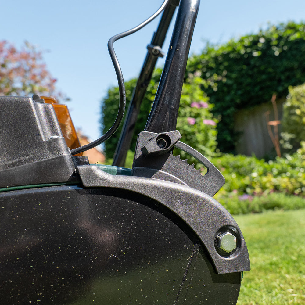 Webb WEV2012RB4 20V Cordless Cylinder Mower (with 4Ah Battery & Charger)