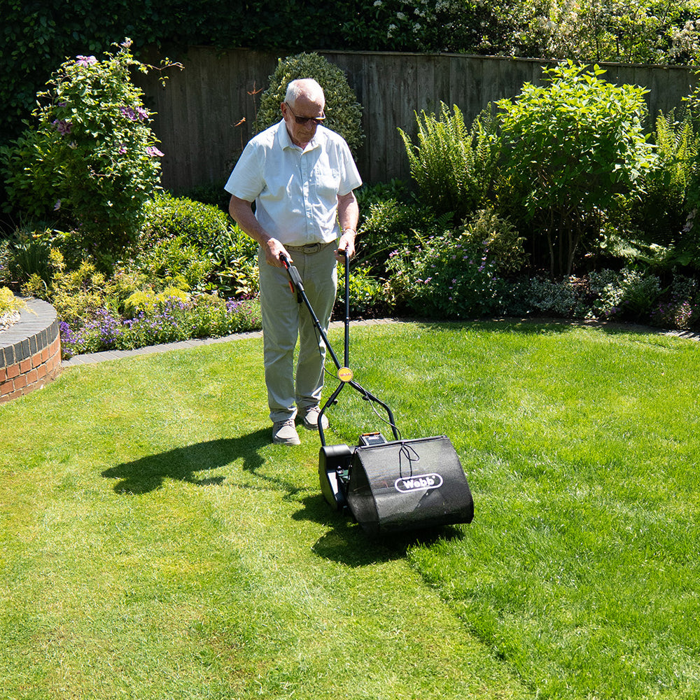 Webb WEV2012RB4 20V Cordless Cylinder Mower (with 4Ah Battery & Charger)