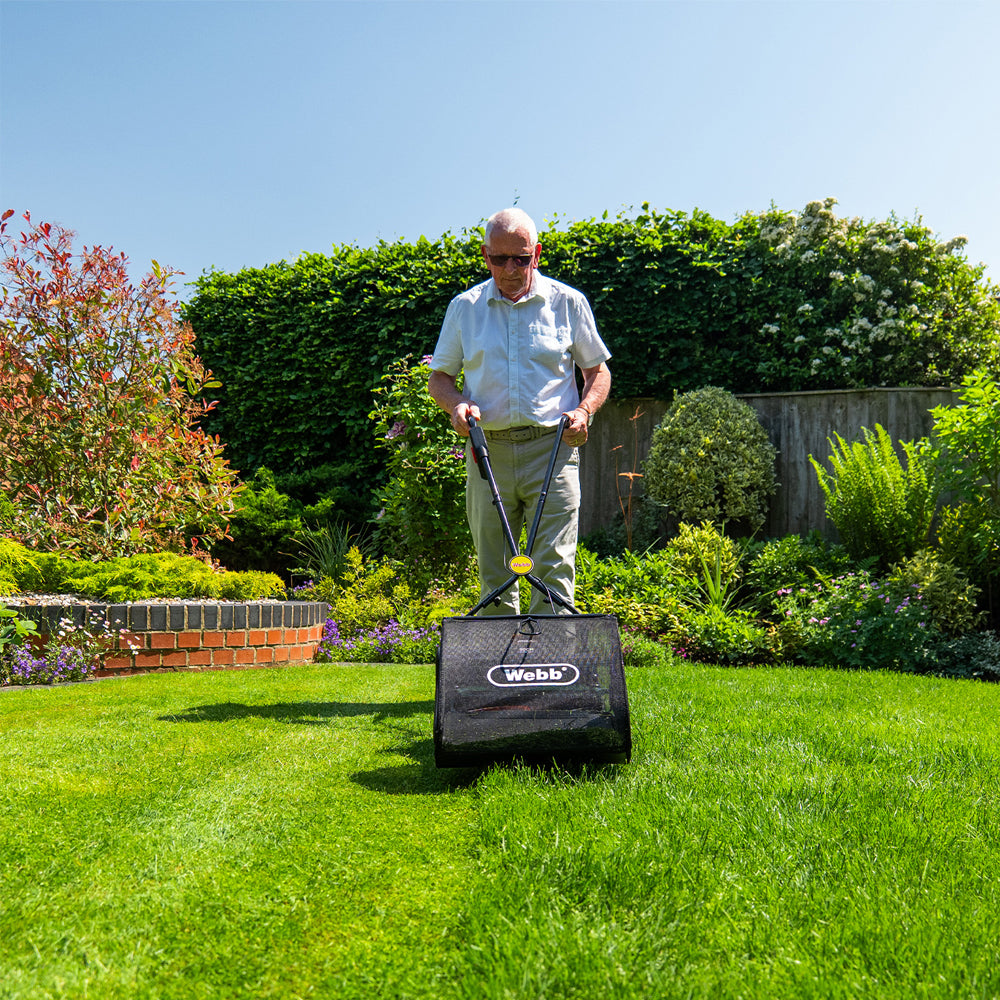 Webb WEV2012RB4 20V Cordless Cylinder Mower (with 4Ah Battery & Charger)