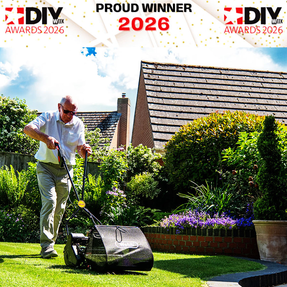 Webb WEV2012RB4 20V Cordless Cylinder Mower (with 4Ah Battery & Charger)
