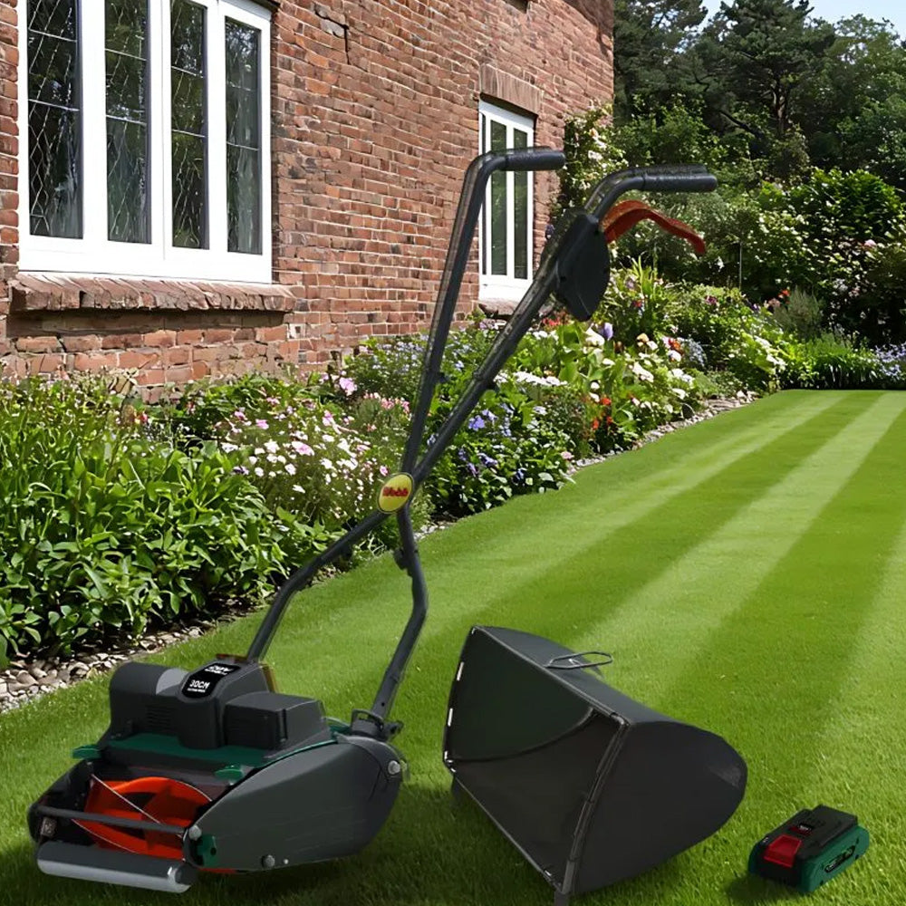 Webb WEV2012RB4 20V Cordless Cylinder Mower (with 4Ah Battery & Charger)