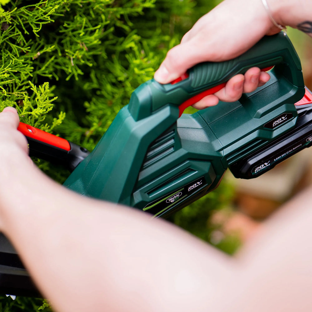 Webb Eco WEV20HTB2 20V Cordless Hedge Trimmer (with 2Ah Battery & Charger)