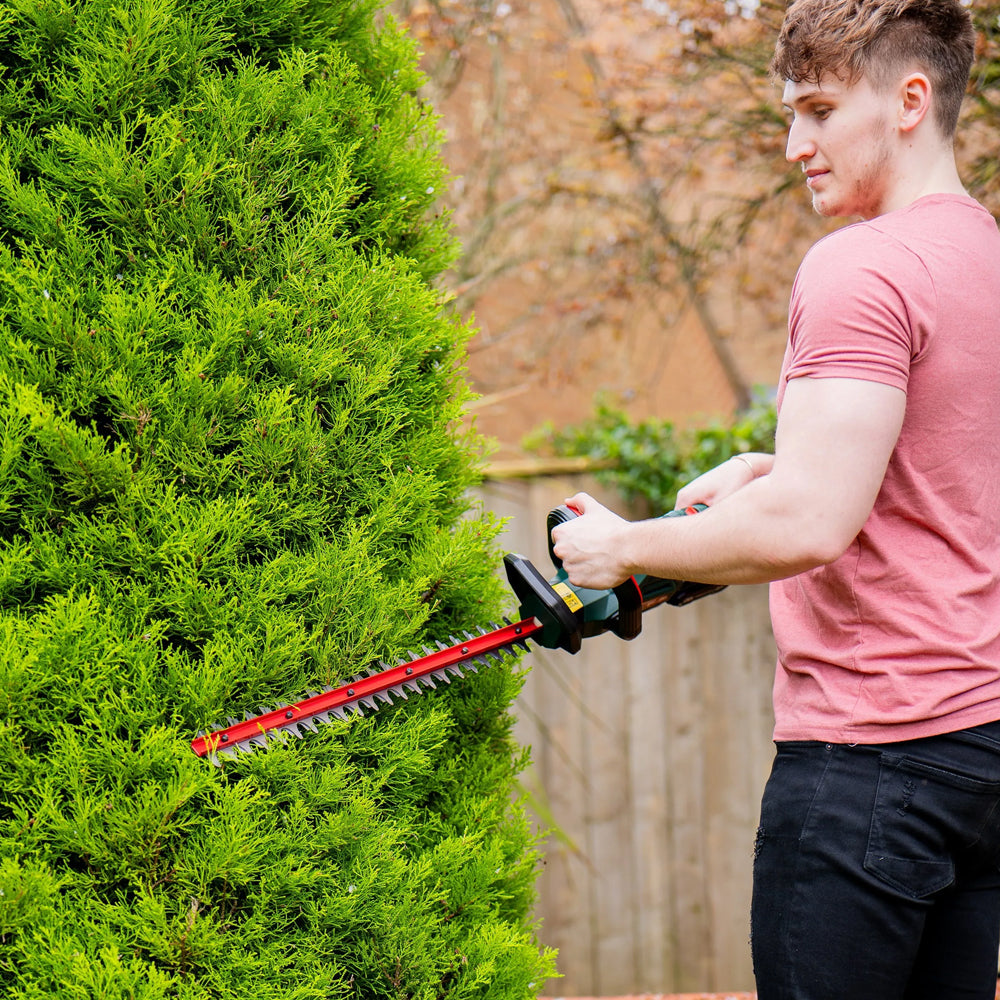 Webb Eco WEV20HTB2 20V Cordless Hedge Trimmer (with 2Ah Battery & Charger)