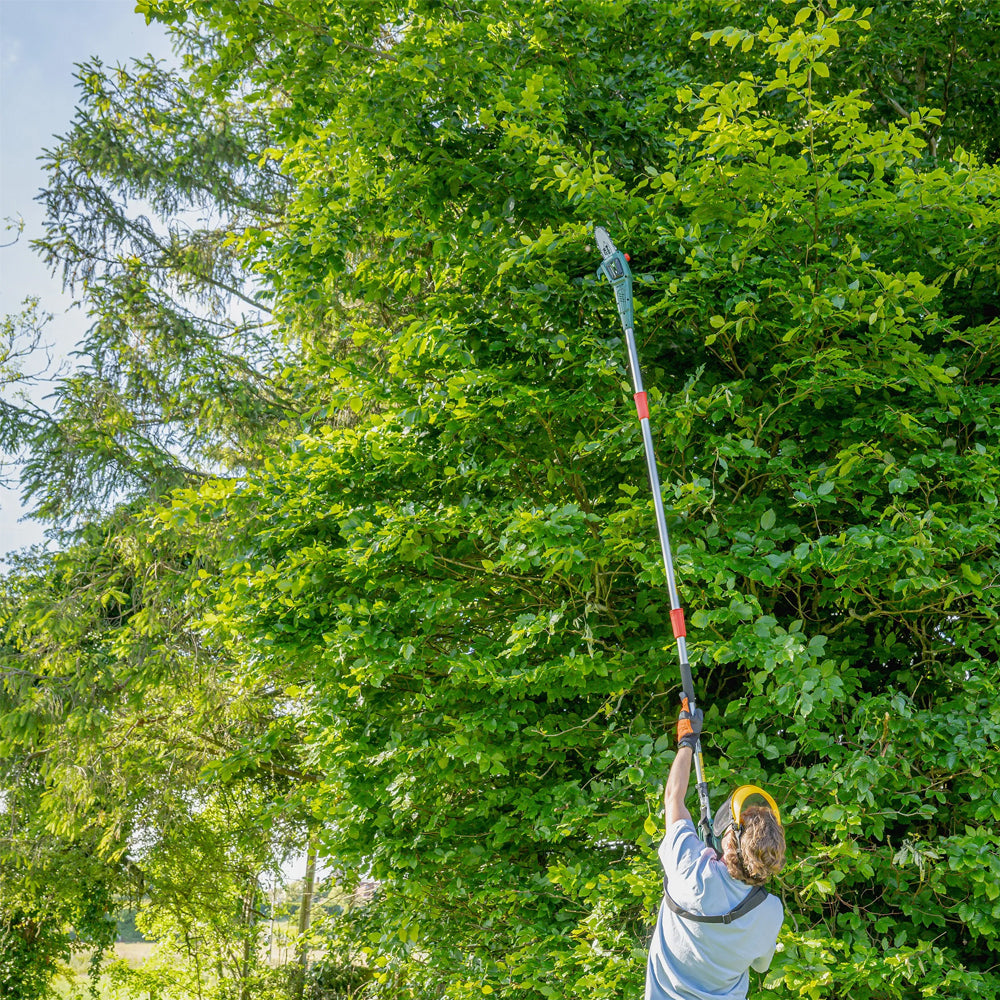 Webb Eco WEV20PSHTB2 20V Cordless Long Reach Hedge Trimmer & Pruner Attachment (with 2Ah Battery & Charger)