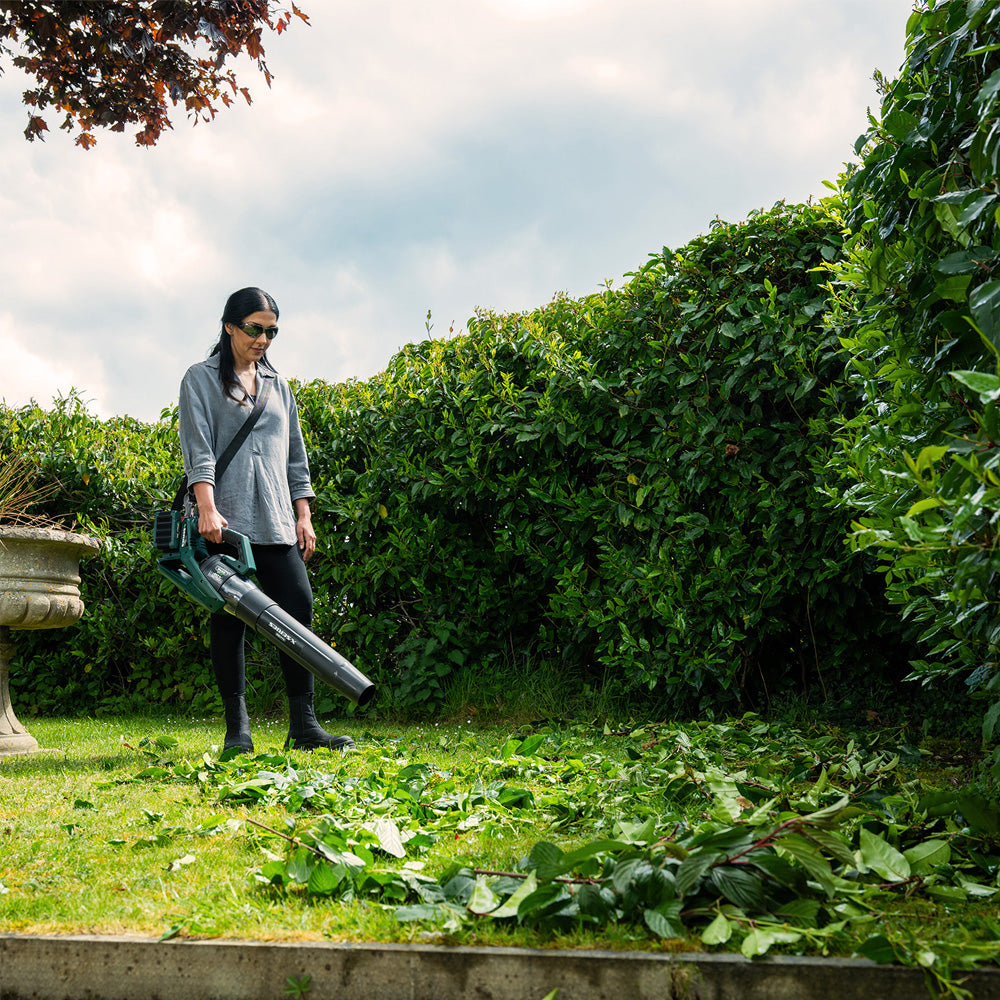 Webb Eco WEV20X2ABB4X X-Series 40V (20V+20V) Cordless Leaf Blower (with 2 x 4Ah Batteries & Twin USB Charger)