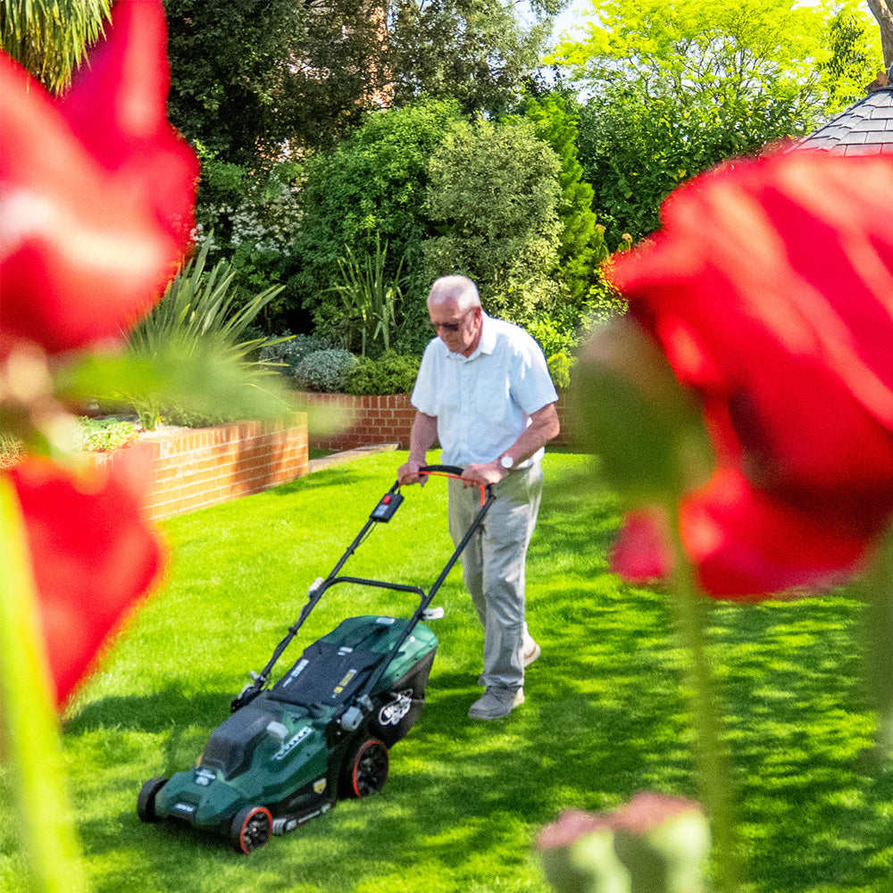 Webb Eco WEV20X2LM38RRB4 X-Series 40V (20V+20V) Push Rear Roller Cordless Lawn Mower (with 2 x 4Ah Batteries & Twin Charger)