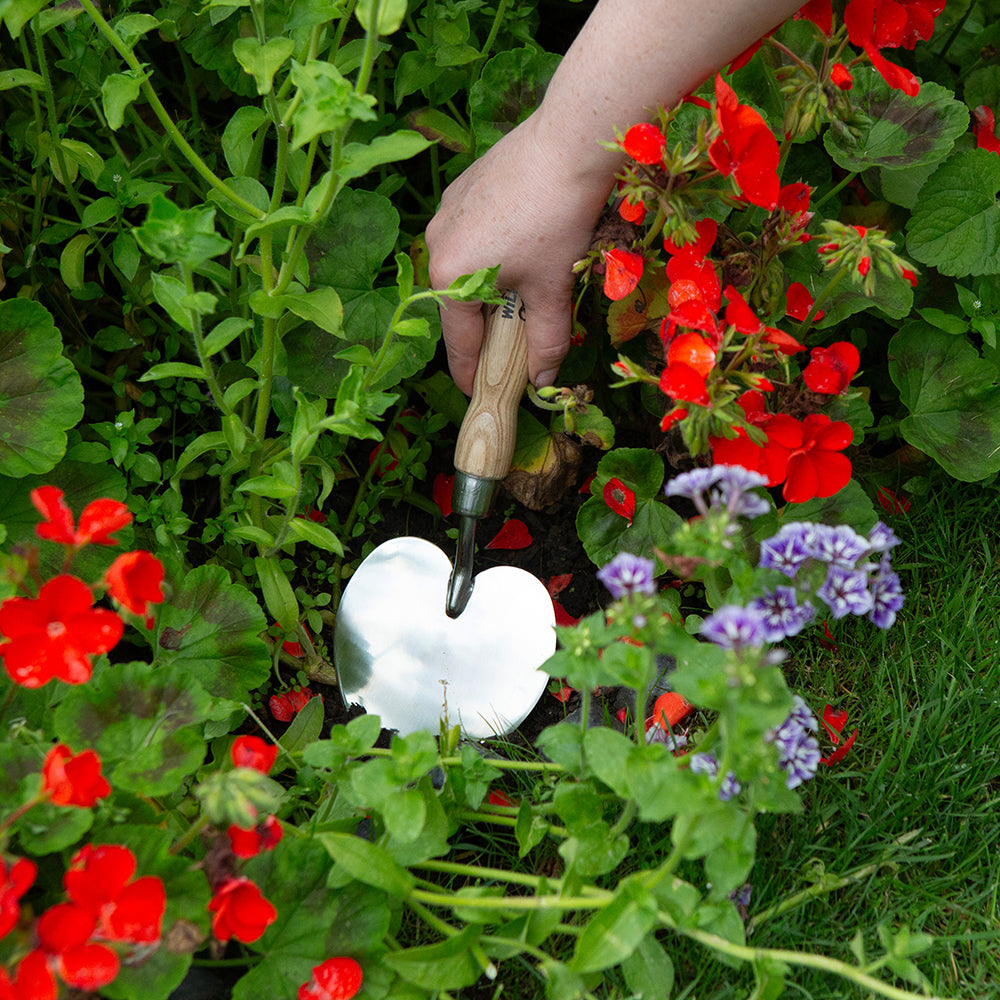 Wilkinson Sword Stainless Steel Heart-Shaped Hand Trowel 1111383W