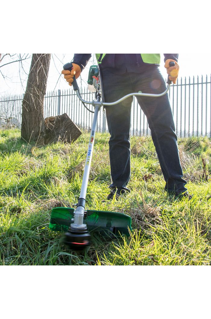 Petrol Brush Cutters. 2Stroke & 4Stroke Brushcutters / Trimmers